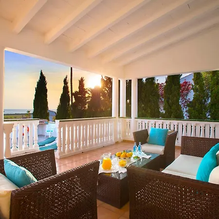 Sonya Villa *